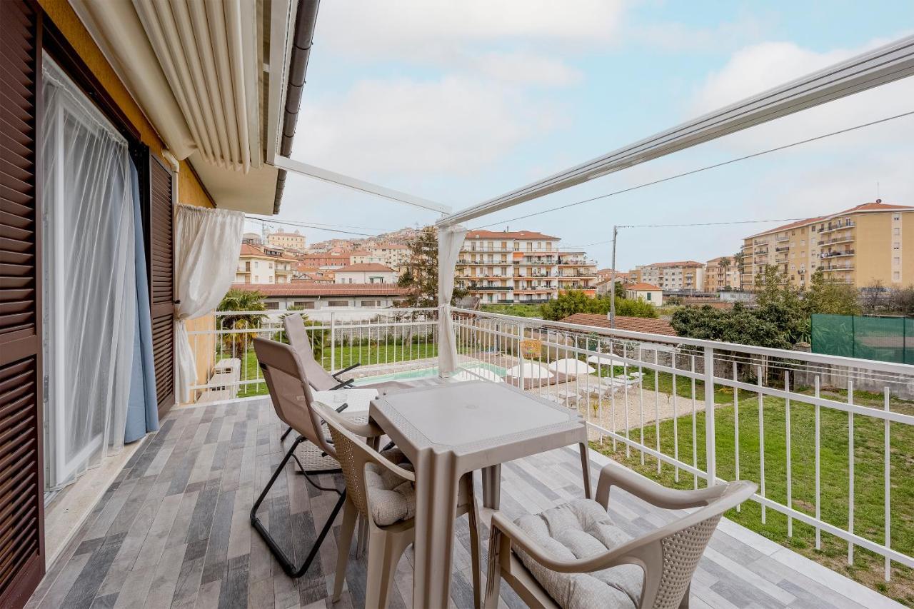 Il Gattino Di Porto - Apt 6 - Monolocale Terrazzo Piscina Apartment Imperia Ngoại thất bức ảnh